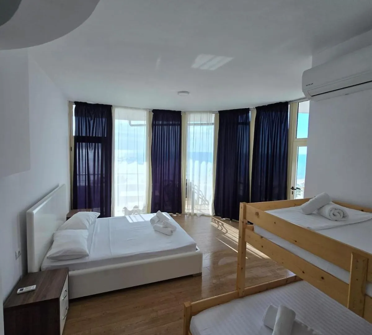 Blue Amr Hotel Škalngur 3*,  Albánia